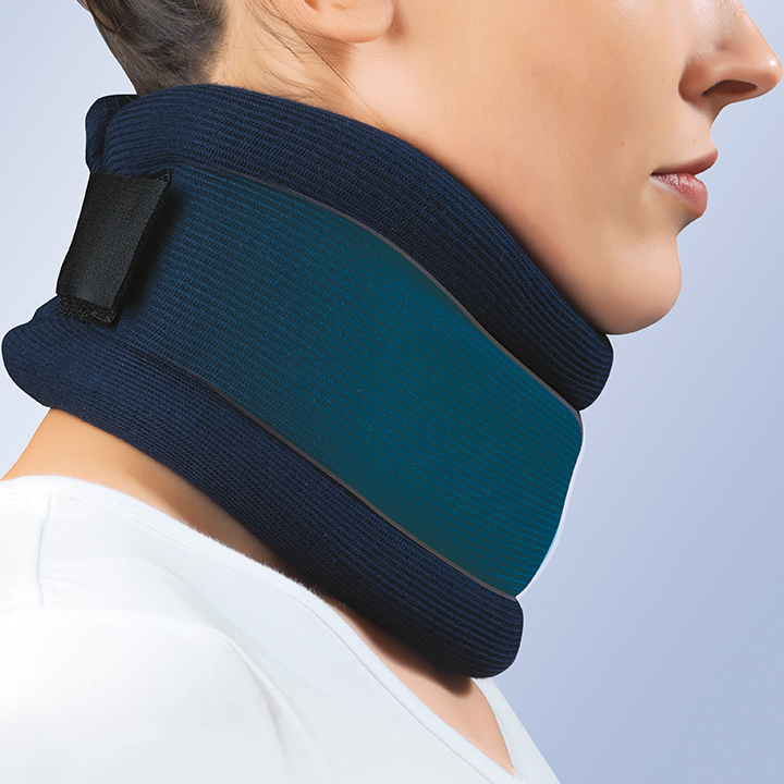 Colar Cervical Semirrígido em Espuma com Reforço de Polietileno 7.5cm