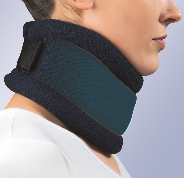 Colar Cervical Semirrígido em Espuma com Reforço de Polietileno  9.5cm